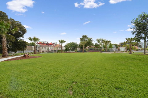 Ultra Modern, Luxurious Apartment In Tranquil Sydney - Stayed 3