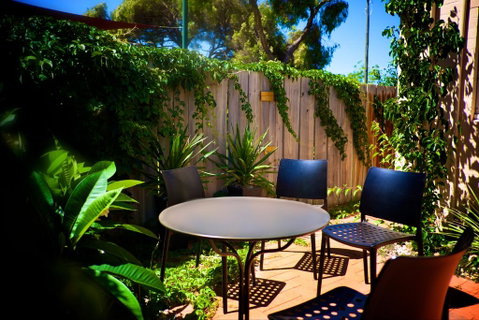 UrbanStyle Claremont Apartment - Stays Accommodation 1