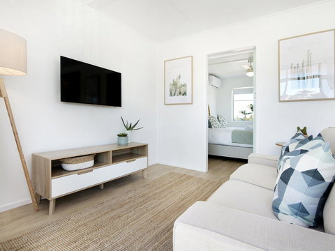 Ventura Beach Motel - 1 Bedroom - Stays Accommodation 0