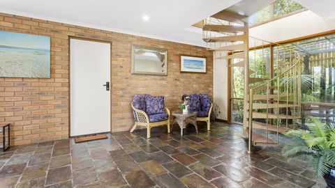 VIEWS AT MCCRAE..... - Stayed 1