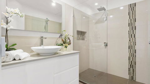 VIEWS AT MCCRAE..... - Stayed 0