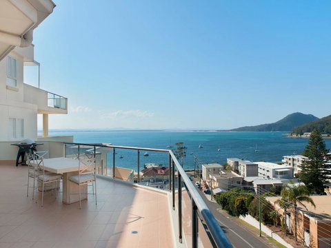 Views, Views & More Views, Sub-Penthouse In Shoal Bay - Stays Accommodation 2