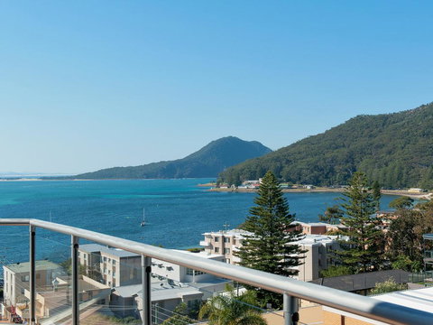 Views, Views & More Views, Sub-Penthouse In Shoal Bay - Stays Accommodation 1