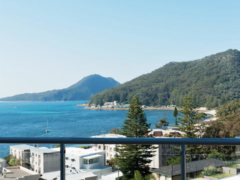Views, Views & More Views, Sub-Penthouse In Shoal Bay - Stays Accommodation 0