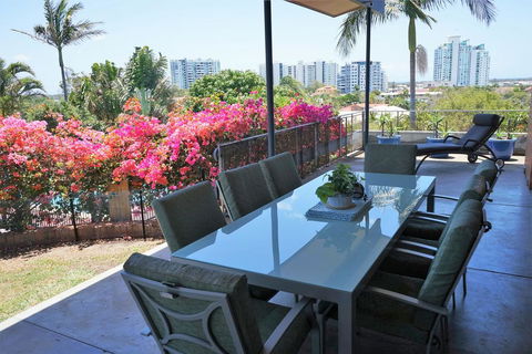 Villa With Views & Pool - Stayed 2