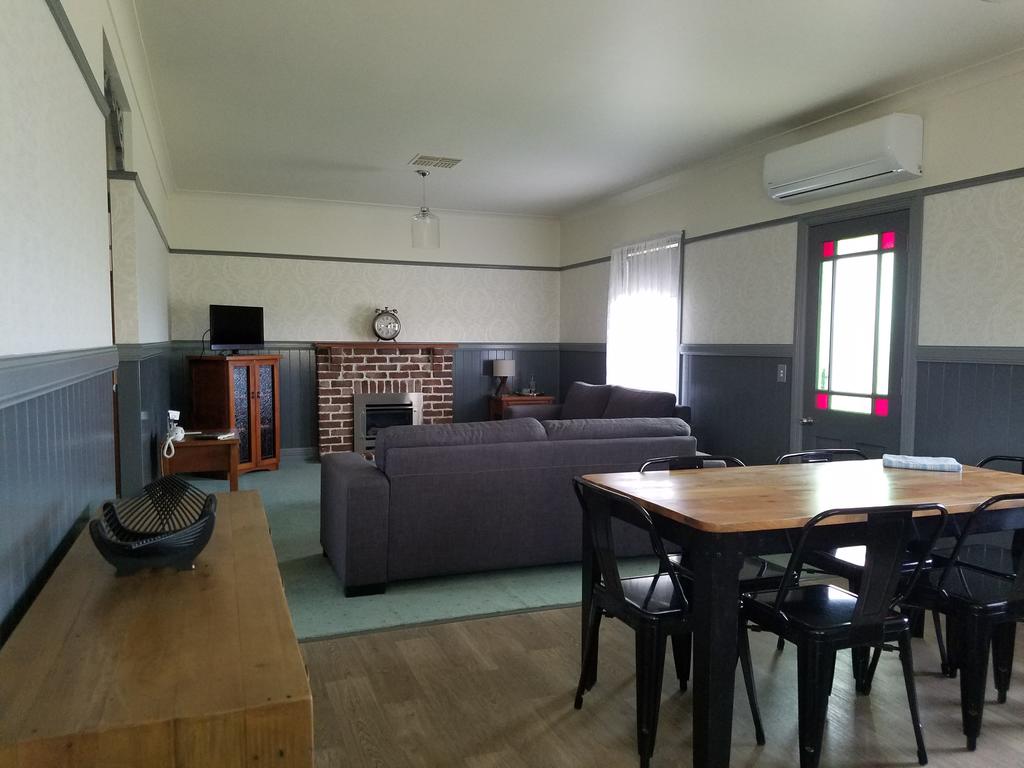 Harefield NSW Stayed