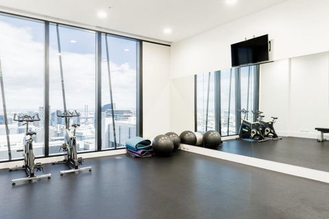 Wake To Eureka Tower Views From Prestigious Collins St - Stayed 3