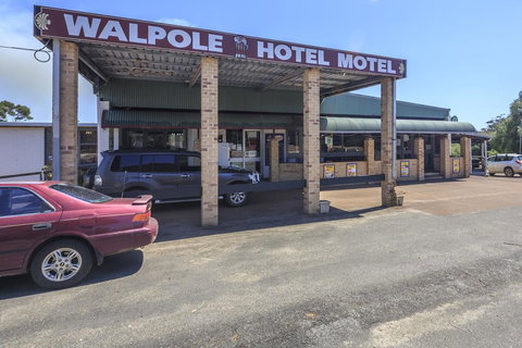 Walpole Hotel Motel - Stays Accommodation 1