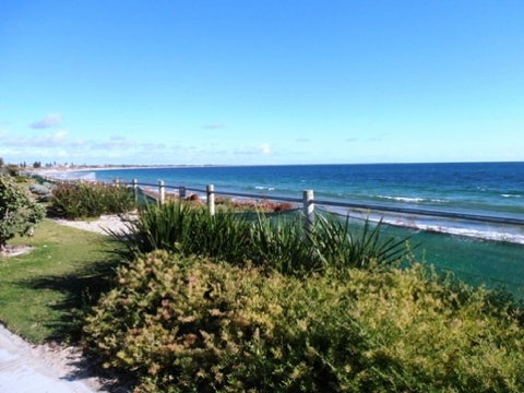 Warnbro Beach Family Accommodation - Stays Accommodation 3