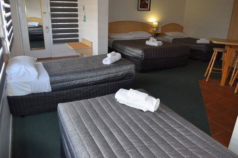 Warwick Vines Motel - Stayed 1
