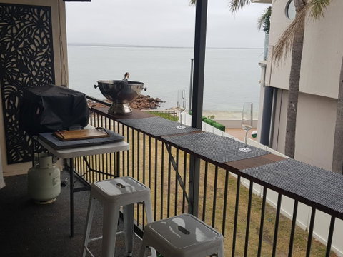 Waterfront 2 Bed Luxury Apartment In Corlette, Port Stephens - Sleeps 4 - Stayed 3
