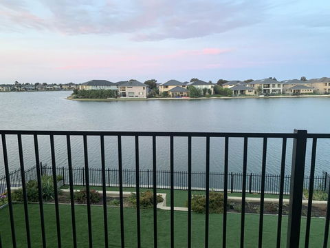 Waterfront Grand Villa For Big Group - Stayed 3