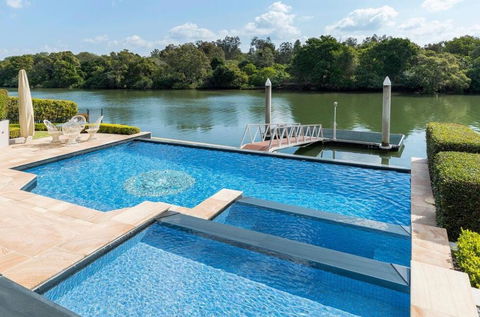 Waterfront Home / Amazing Place To Be - Stayed 3