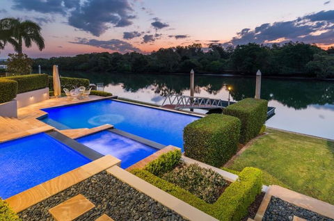 Waterfront Home / Amazing Place To Be - Stayed 1