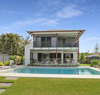 WATERFRONT HOME BORDERING MOOLOOLABA