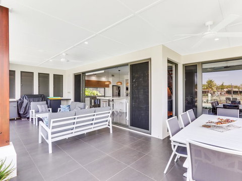 WATERFRONT HOME BORDERING MOOLOOLABA - Stayed 2
