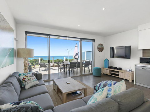 WATERFRONT SEVEN - In The Heart Of Lorne - Stayed 3