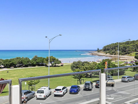 WATERFRONT SEVEN - In The Heart Of Lorne - Stayed 2