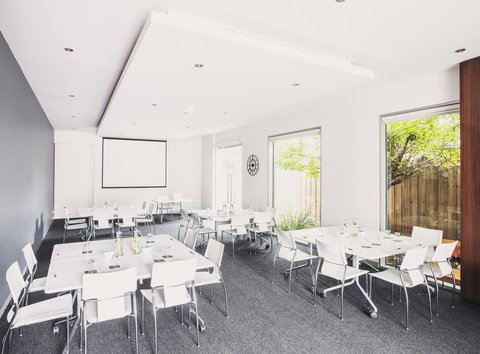 Punthill Williamstown - Stayed 24