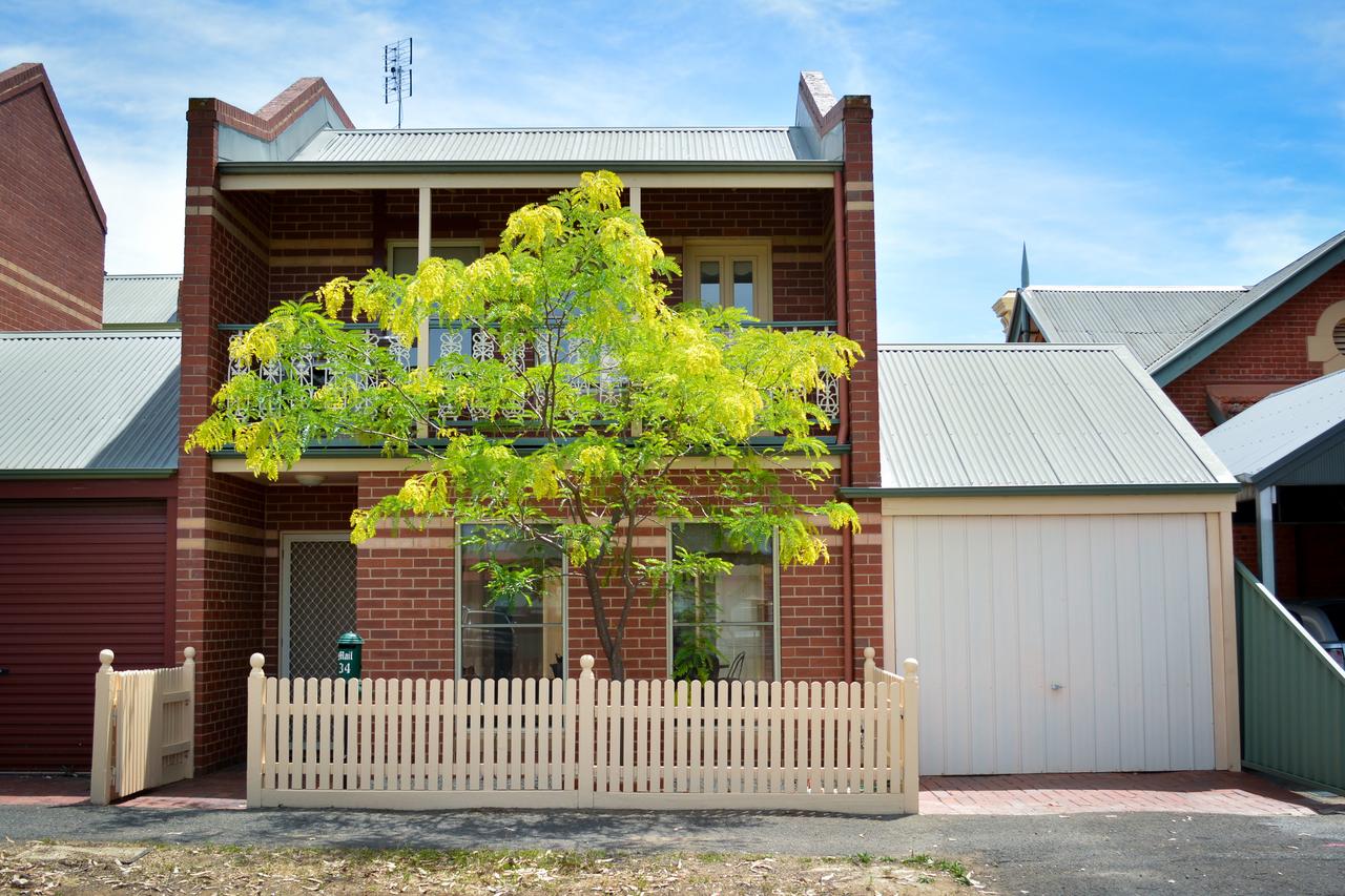 Quarry Hill VIC Stayed