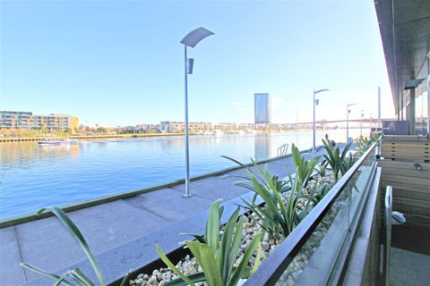 Auzzie Apartments Docklands, Melbourne - Stays Accommodation 12