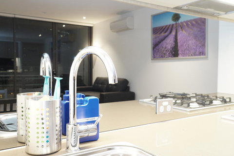 Auzzie Apartments Docklands, Melbourne - Stays Accommodation 5