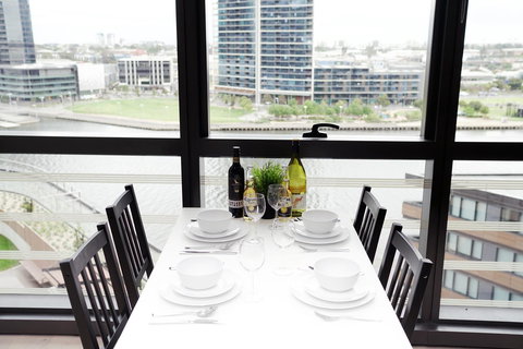 Auzzie Apartments Docklands, Melbourne - Stays Accommodation 24