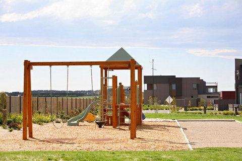 1 Pebble Place - Stayed 15