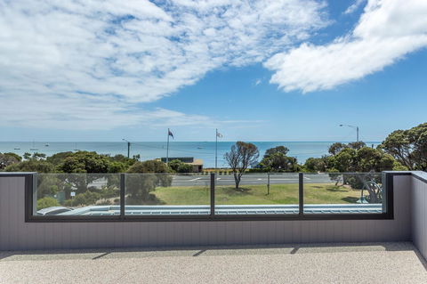 Blairgowrie Apartment 2 - On The Beach - Stays Accommodation 11