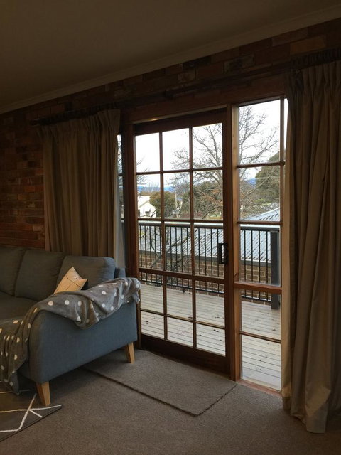 Bricks And Roses - Stayed 10