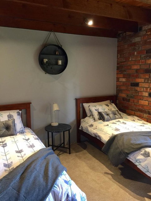 Bricks And Roses - Stayed 15