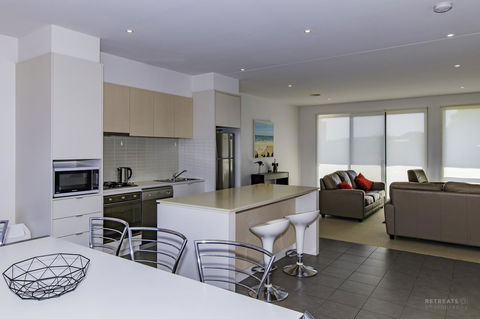 Torquay Golf Retreats - Pool, Beach, Tennis, Golf - Stays Accommodation 1
