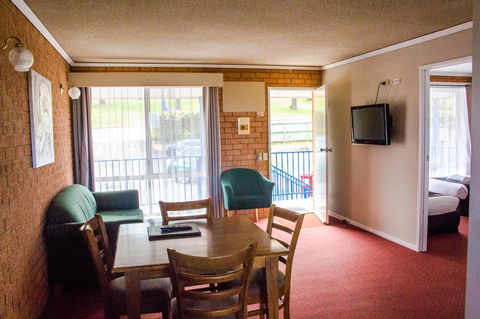 Blue Whale Motor Inn & Apartments - Stayed 2
