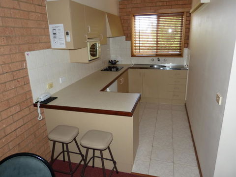 Blue Whale Motor Inn & Apartments - Stayed 25