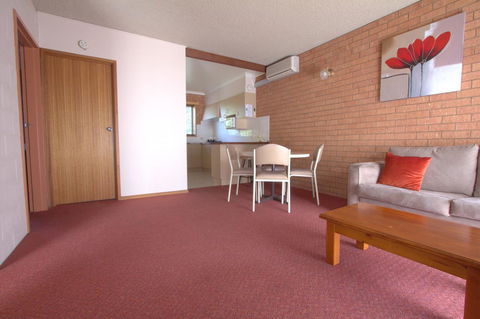 Blue Whale Motor Inn & Apartments - Stayed 30