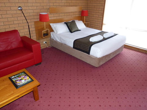 Blue Whale Motor Inn & Apartments - Stayed 26