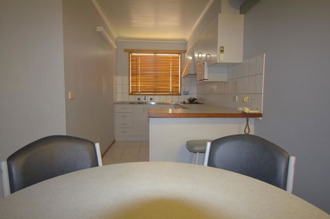 Blue Whale Motor Inn & Apartments - Stayed 22