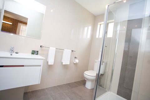 Blue Whale Motor Inn & Apartments - Stayed 7