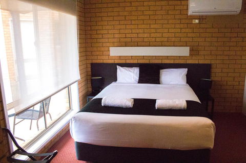 Blue Whale Motor Inn & Apartments - Stayed 4