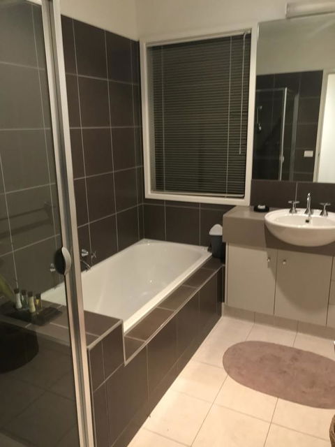 Black Lotus Townhouse - Stayed 10
