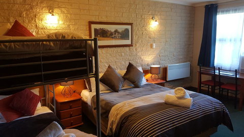 Allamar Motel - Stayed 27