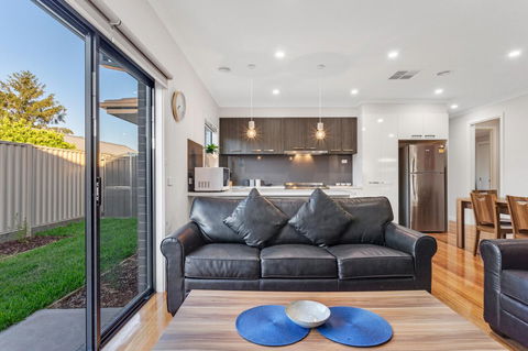 Biggs Villas Melbourne - Stays Accommodation 14