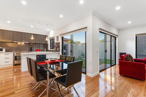 Biggs Villas Melbourne - Stays Accommodation 2