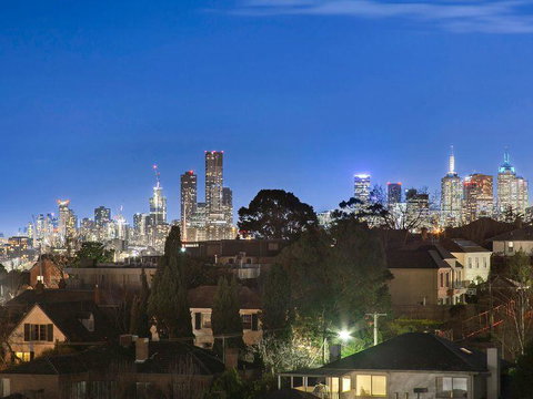 Clara Q Apartments - Stayed 7