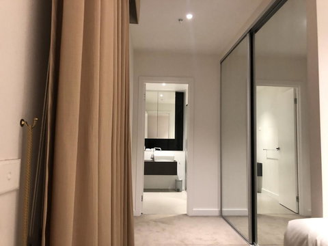 Clara Q Apartments - Stayed 1