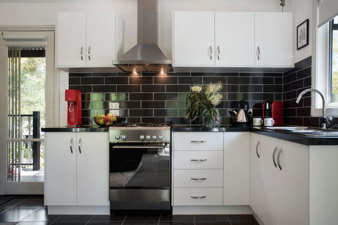 Cottage 4A - Stays Accommodation 3