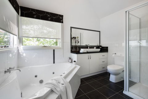 Cottage 4A - Stays Accommodation 8