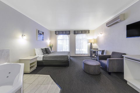 Cathedral Motor Inn - Stayed 19