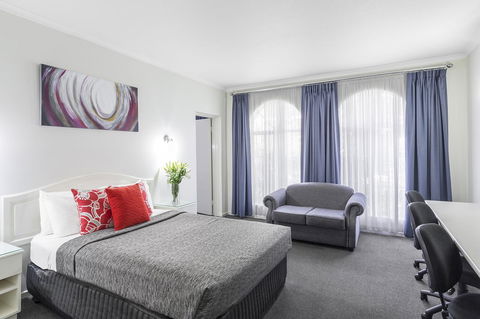 Cathedral Motor Inn - Stayed 12