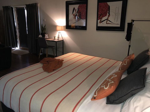 Minni Gums - Stayed 24